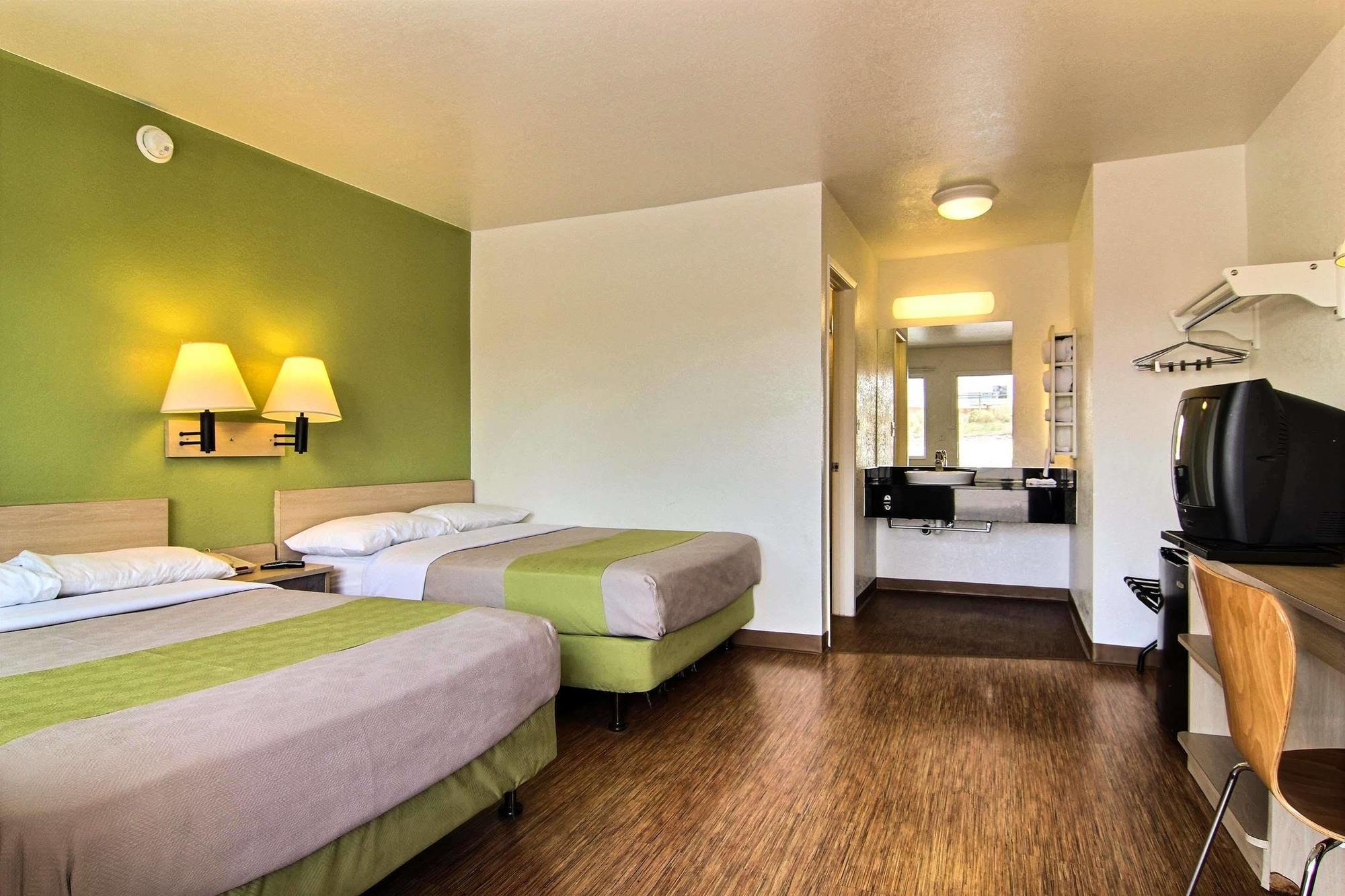 Albuquerque Crowne Plaza By Ihg Hotel Exterior photo
