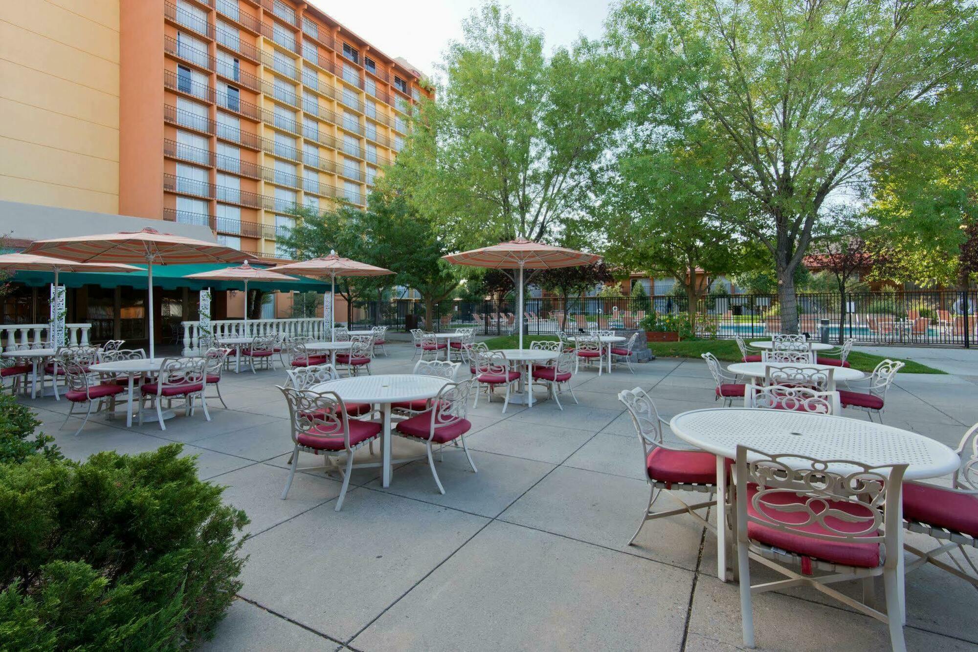 Albuquerque Crowne Plaza By Ihg Hotel Exterior photo