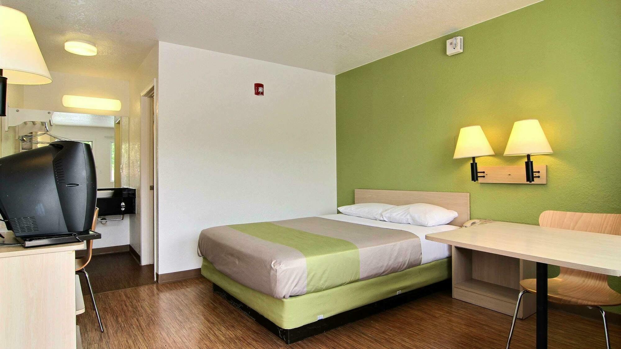 Albuquerque Crowne Plaza By Ihg Hotel Exterior photo